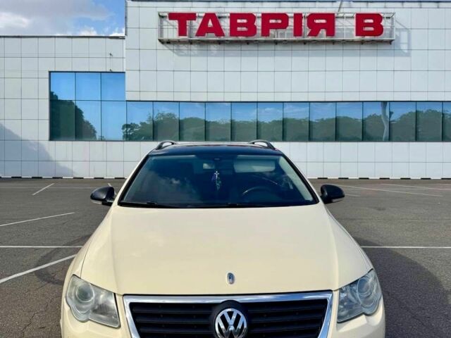 Бежевый Фольксваген Пассат Вариант, объемом двигателя 2 л и пробегом 300 тыс. км за 6300 $, фото 1 на Automoto.ua