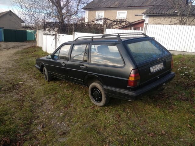 Черный Фольксваген Пассат Вариант, объемом двигателя 1 л и пробегом 500 тыс. км за 700 $, фото 1 на Automoto.ua