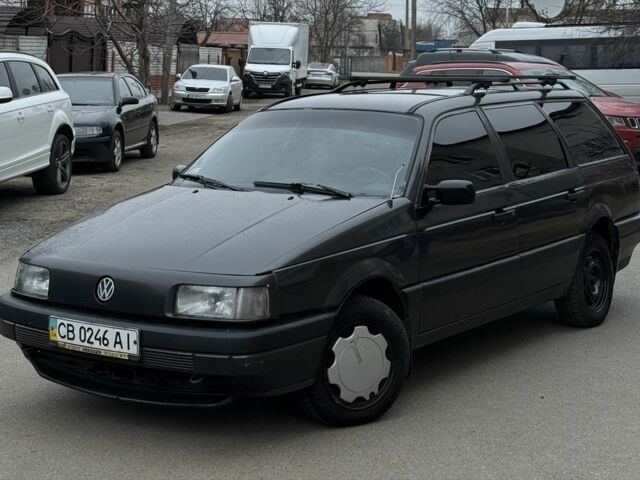 Черный Фольксваген Пассат Вариант, объемом двигателя 1.8 л и пробегом 326 тыс. км за 1350 $, фото 1 на Automoto.ua