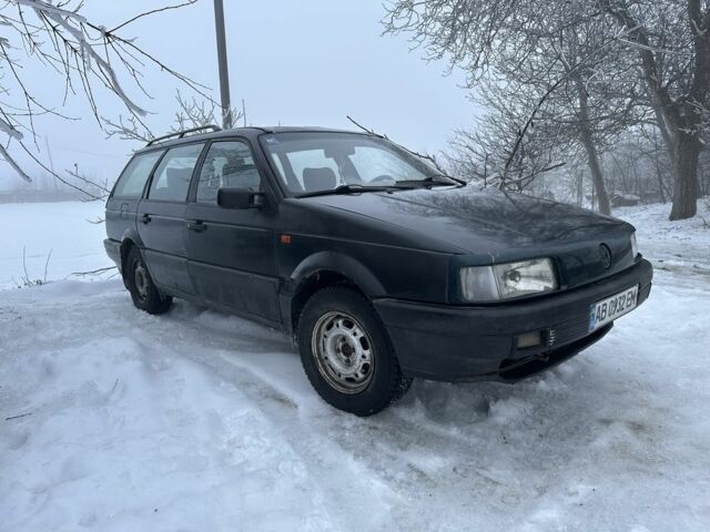 Черный Фольксваген Пассат Вариант, объемом двигателя 1 л и пробегом 350 тыс. км за 1400 $, фото 1 на Automoto.ua