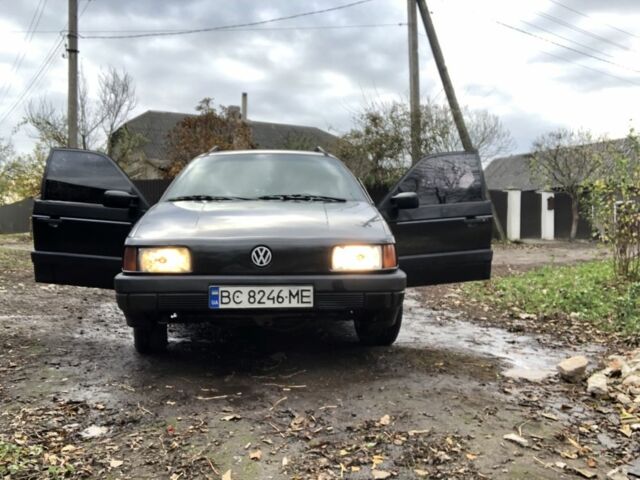 Чорний Фольксваген Пассат Варіант, об'ємом двигуна 1.8 л та пробігом 421 тис. км за 1050 $, фото 1 на Automoto.ua