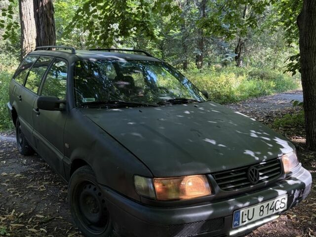 Чорний Фольксваген Пассат Варіант, об'ємом двигуна 1.8 л та пробігом 450 тис. км за 560 $, фото 1 на Automoto.ua