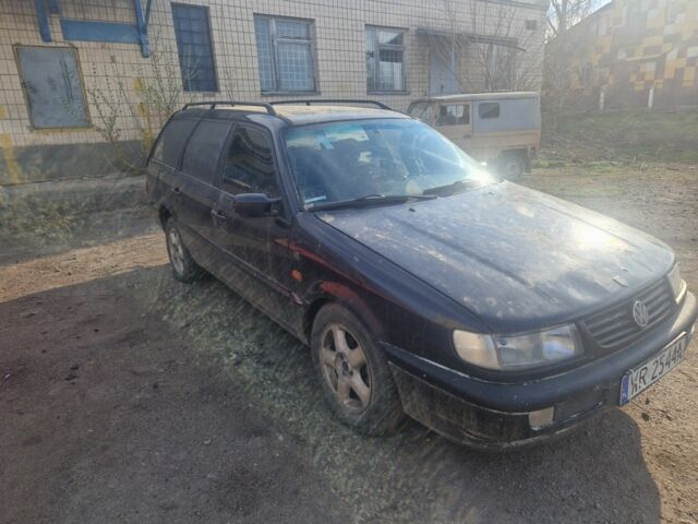 Черный Фольксваген Пассат Вариант, объемом двигателя 2 л и пробегом 100 тыс. км за 700 $, фото 1 на Automoto.ua