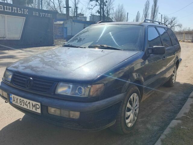 Черный Фольксваген Пассат Вариант, объемом двигателя 2 л и пробегом 429 тыс. км за 2000 $, фото 1 на Automoto.ua