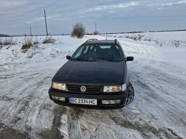 Чорний Фольксваген Пассат Варіант, об'ємом двигуна 1.8 л та пробігом 350 тис. км за 2100 $, фото 1 на Automoto.ua
