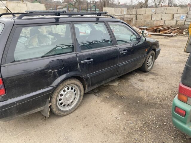 Чорний Фольксваген Пассат Варіант, об'ємом двигуна 1.6 л та пробігом 521 тис. км за 1580 $, фото 1 на Automoto.ua