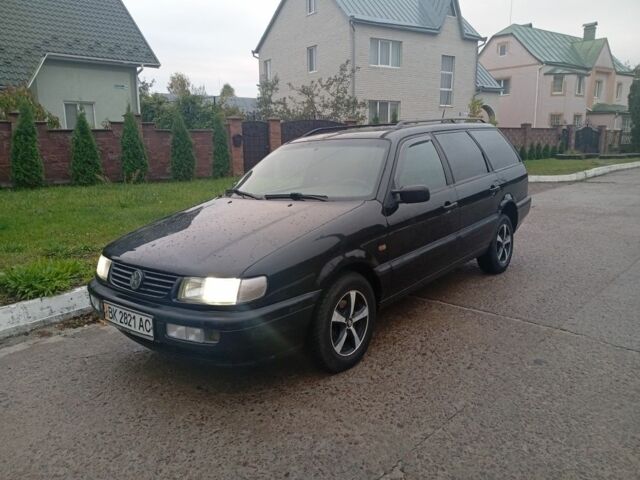 Фольксваген Пассат Вариант 1996 в Вараш (Кузнецовск) на Automoto.ua Черный Фольксваген Пассат Вариант, объемом двигателя 1.8 л и пробегом 260 тыс. км за 1800 $, фото 1 на Automoto.ua