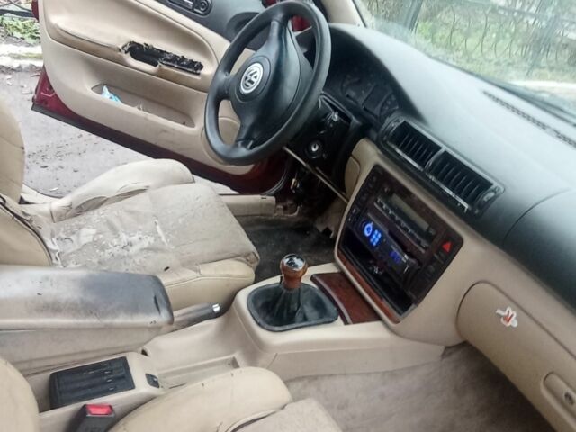 Черный Фольксваген Пассат Вариант, объемом двигателя 1.8 л и пробегом 300 тыс. км за 1200 $, фото 1 на Automoto.ua