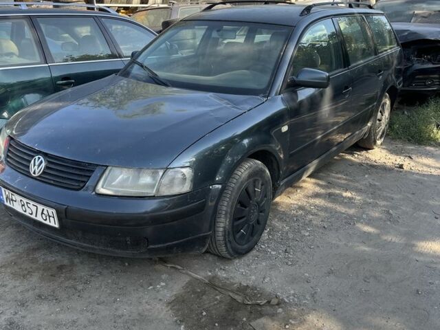 Черный Фольксваген Пассат Вариант, объемом двигателя 1.9 л и пробегом 150 тыс. км за 1100 $, фото 1 на Automoto.ua