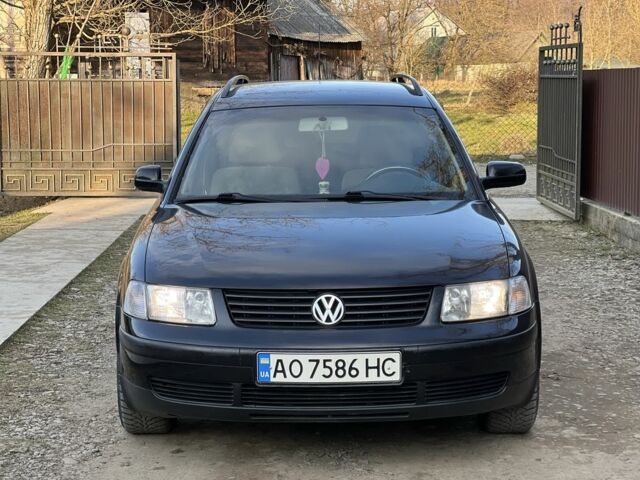 Черный Фольксваген Пассат Вариант, объемом двигателя 1.8 л и пробегом 300 тыс. км за 3200 $, фото 1 на Automoto.ua