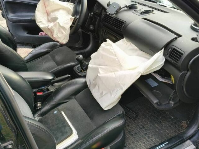 Черный Фольксваген Пассат Вариант, объемом двигателя 0 л и пробегом 345 тыс. км за 1884 $, фото 1 на Automoto.ua