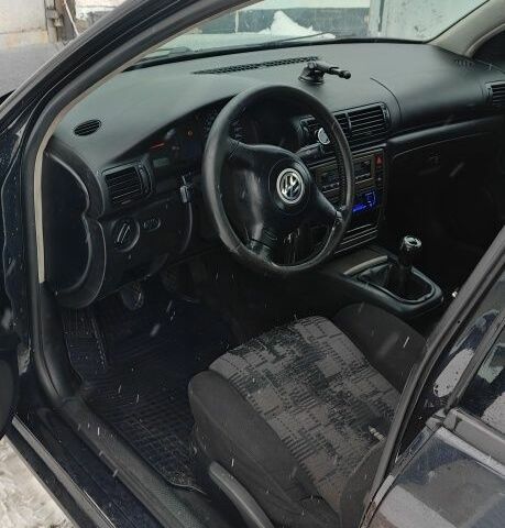 Чорний Фольксваген Пассат Варіант, об'ємом двигуна 2 л та пробігом 380 тис. км за 2607 $, фото 1 на Automoto.ua