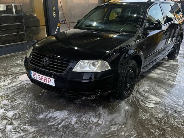 Черный Фольксваген Пассат Вариант, объемом двигателя 0 л и пробегом 111 тыс. км за 2300 $, фото 1 на Automoto.ua