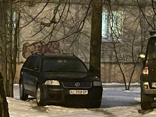 Черный Фольксваген Пассат Вариант, объемом двигателя 1.9 л и пробегом 249 тыс. км за 4200 $, фото 1 на Automoto.ua