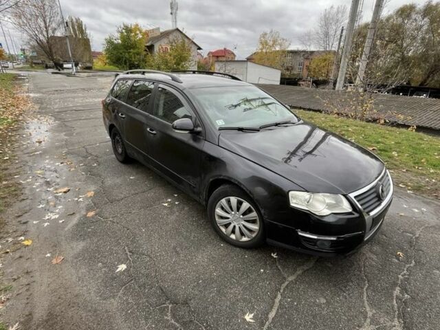 Фольксваген Пассат Вариант 2005 в Киеве на Automoto.ua Черный Фольксваген Пассат Вариант, объемом двигателя 2 л и пробегом 300 тыс. км за 1800 $, фото 1 на Automoto.ua