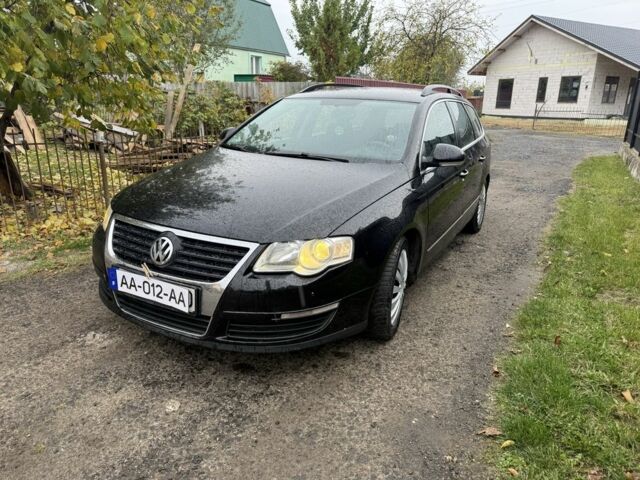 Фольксваген Пассат Варіант 2005 у Луцьку на Automoto.ua Чорний Фольксваген Пассат Варіант, об'ємом двигуна 2 л та пробігом 350 тис. км за 2350 $, фото 1 на Automoto.ua