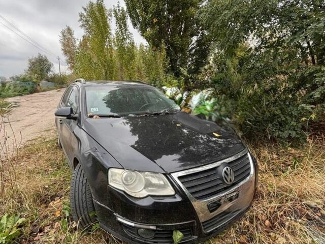 Фольксваген Пассат Вариант 2005 в Киеве на Automoto.ua Черный Фольксваген Пассат Вариант, объемом двигателя 2 л и пробегом 300 тыс. км за 1800 $, фото 1 на Automoto.ua