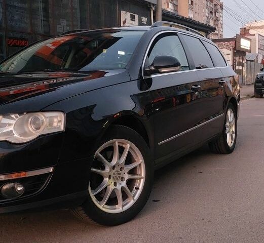 Чорний Фольксваген Пассат Варіант, об'ємом двигуна 2 л та пробігом 350 тис. км за 7600 $, фото 1 на Automoto.ua