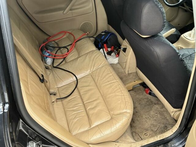 Черный Фольксваген Пассат Вариант, объемом двигателя 2.5 л и пробегом 250 тыс. км за 2094 $, фото 1 на Automoto.ua