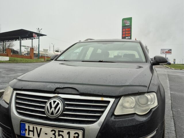 Черный Фольксваген Пассат Вариант, объемом двигателя 2 л и пробегом 330 тыс. км за 2600 $, фото 1 на Automoto.ua