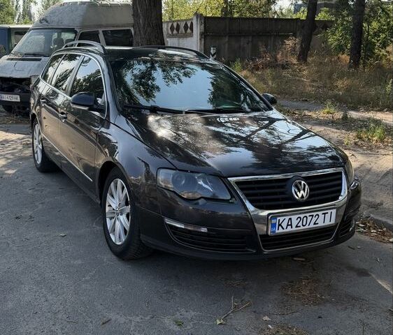 Чорний Фольксваген Пассат Варіант, об'ємом двигуна 2 л та пробігом 280 тис. км за 4297 $, фото 1 на Automoto.ua