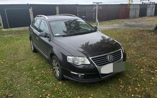 Черный Фольксваген Пассат Вариант, объемом двигателя 2 л и пробегом 405 тыс. км за 2950 $, фото 1 на Automoto.ua