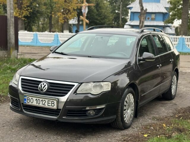 Черный Фольксваген Пассат Вариант, объемом двигателя 2 л и пробегом 355 тыс. км за 4655 $, фото 1 на Automoto.ua