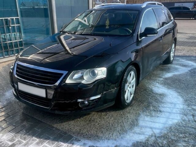 Черный Фольксваген Пассат Вариант, объемом двигателя 2 л и пробегом 250 тыс. км за 2000 $, фото 1 на Automoto.ua