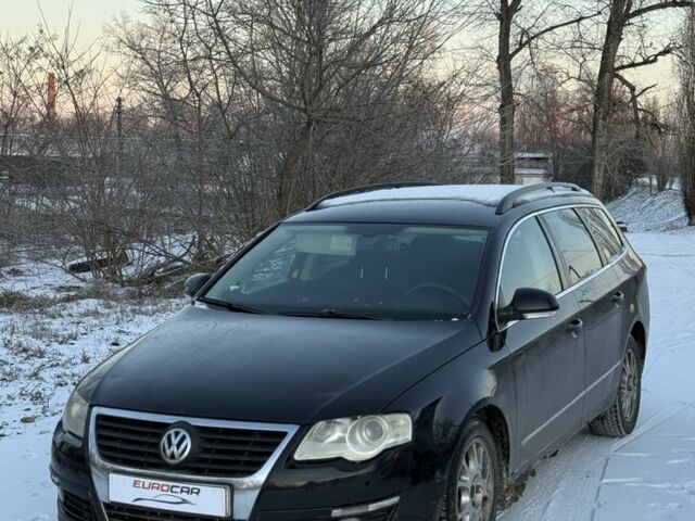 Черный Фольксваген Пассат Вариант, объемом двигателя 0 л и пробегом 300 тыс. км за 3250 $, фото 1 на Automoto.ua