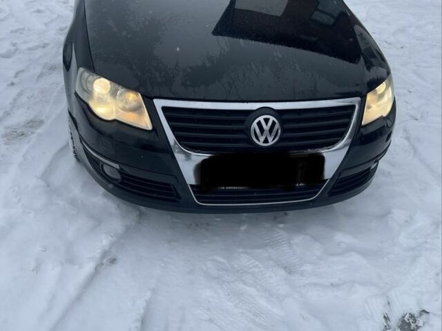 Черный Фольксваген Пассат Вариант, объемом двигателя 2 л и пробегом 330 тыс. км за 2350 $, фото 1 на Automoto.ua