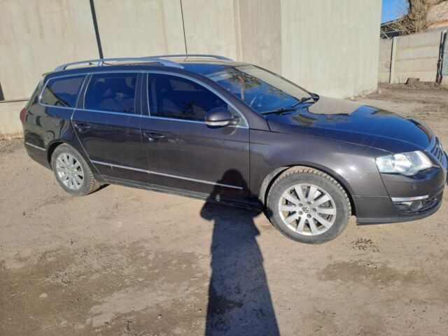 Черный Фольксваген Пассат Вариант, объемом двигателя 2 л и пробегом 250 тыс. км за 6800 $, фото 1 на Automoto.ua