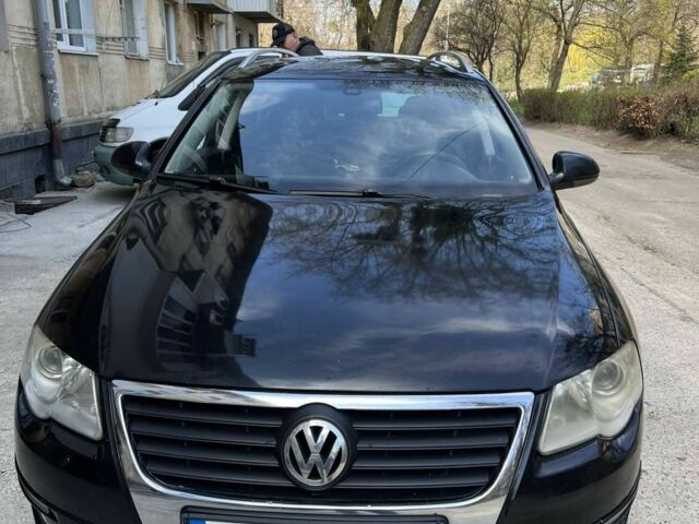 Черный Фольксваген Пассат Вариант, объемом двигателя 2 л и пробегом 350 тыс. км за 5600 $, фото 1 на Automoto.ua