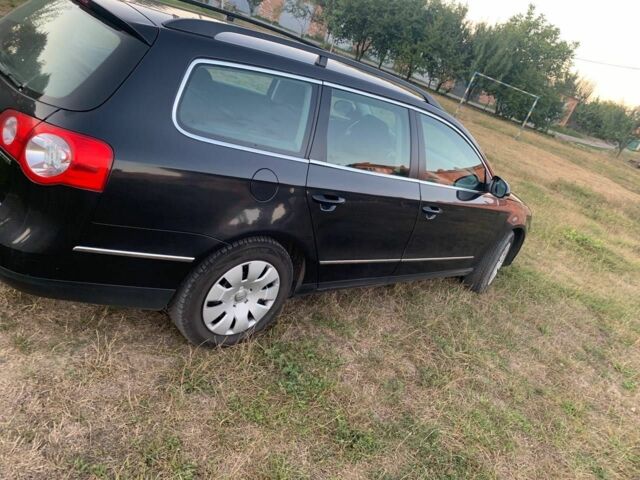 Черный Фольксваген Пассат Вариант, объемом двигателя 2 л и пробегом 267 тыс. км за 6500 $, фото 1 на Automoto.ua