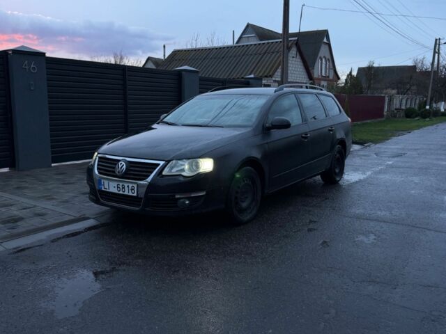 Черный Фольксваген Пассат Вариант, объемом двигателя 2 л и пробегом 430 тыс. км за 2350 $, фото 1 на Automoto.ua