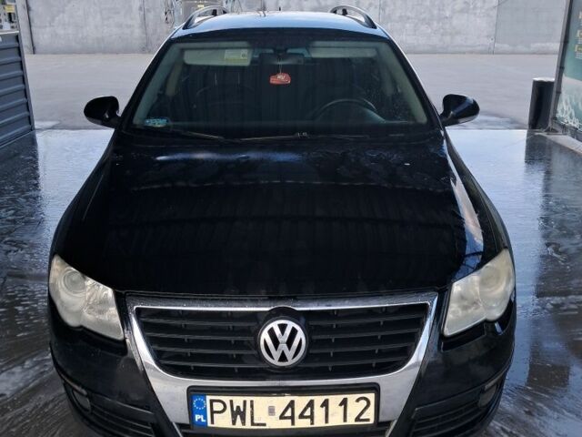 Черный Фольксваген Пассат Вариант, объемом двигателя 2 л и пробегом 376 тыс. км за 2800 $, фото 1 на Automoto.ua