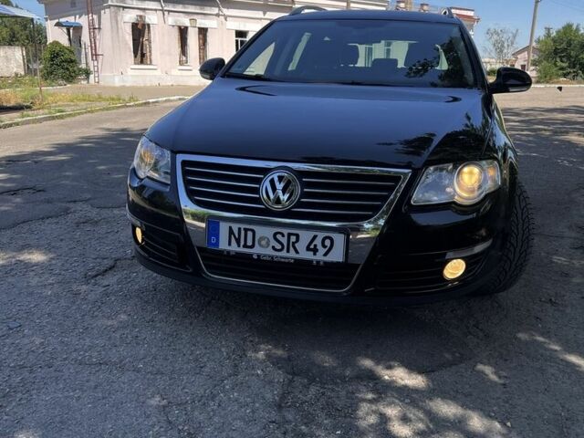 Чорний Фольксваген Пассат Варіант, об'ємом двигуна 2 л та пробігом 300 тис. км за 4600 $, фото 1 на Automoto.ua