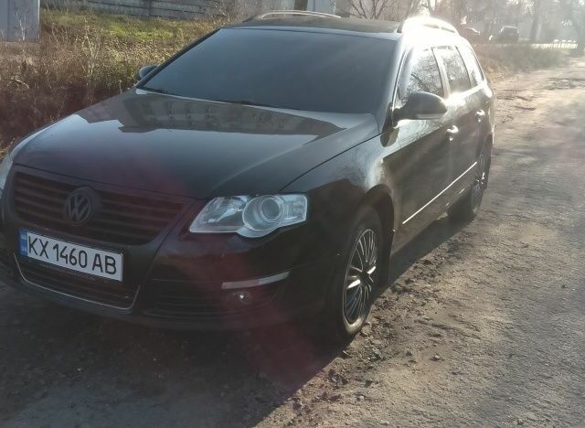 Черный Фольксваген Пассат Вариант, объемом двигателя 2 л и пробегом 275 тыс. км за 7200 $, фото 1 на Automoto.ua
