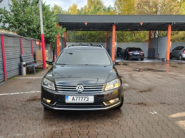 Черный Фольксваген Пассат Вариант, объемом двигателя 2 л и пробегом 260 тыс. км за 10000 $, фото 1 на Automoto.ua