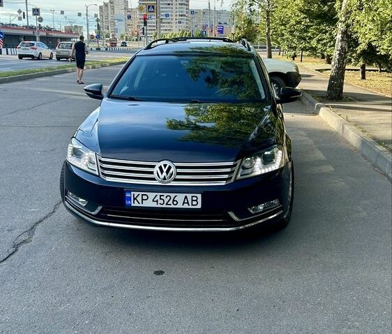 Черный Фольксваген Пассат Вариант, объемом двигателя 2 л и пробегом 288 тыс. км за 9815 $, фото 1 на Automoto.ua