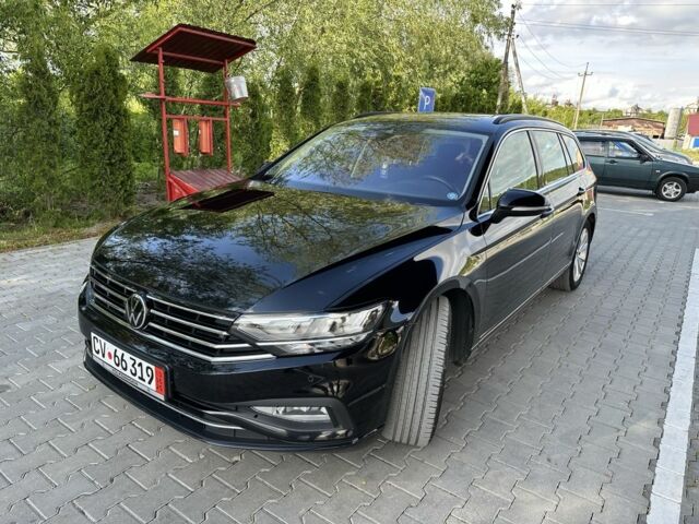 Чорний Фольксваген Пассат Варіант, об'ємом двигуна 2 л та пробігом 190 тис. км за 22596 $, фото 1 на Automoto.ua