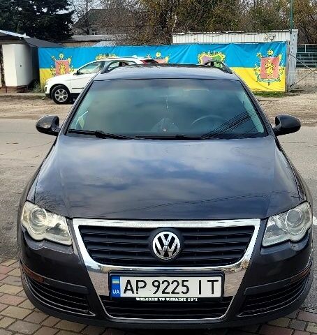 Коричневий Фольксваген Пассат Варіант, об'ємом двигуна 1.6 л та пробігом 290 тис. км за 4300 $, фото 1 на Automoto.ua