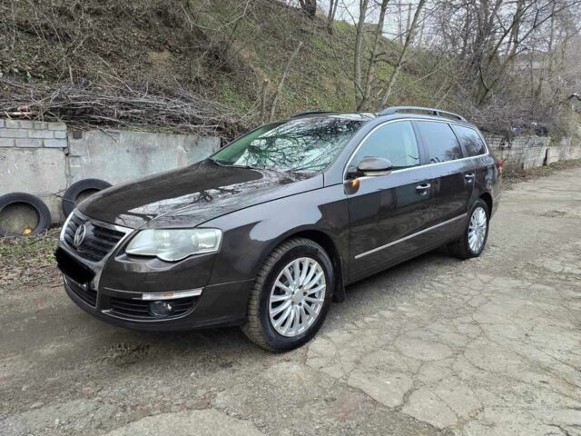 Коричневый Фольксваген Пассат Вариант, объемом двигателя 2 л и пробегом 196 тыс. км за 5900 $, фото 1 на Automoto.ua