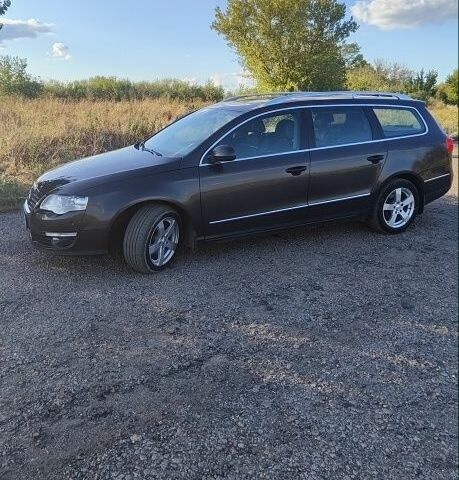 Коричневий Фольксваген Пассат Варіант, об'ємом двигуна 2 л та пробігом 237 тис. км за 7100 $, фото 1 на Automoto.ua