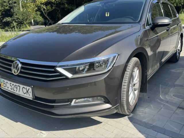 Коричневый Фольксваген Пассат Вариант, объемом двигателя 1.6 л и пробегом 298 тыс. км за 13000 $, фото 1 на Automoto.ua