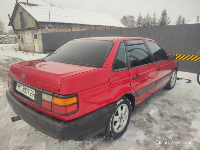 Червоний Фольксваген Пассат Варіант, об'ємом двигуна 1.8 л та пробігом 400 тис. км за 1150 $, фото 1 на Automoto.ua