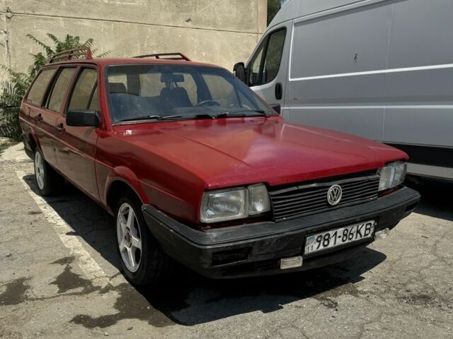 Красный Фольксваген Пассат Вариант, объемом двигателя 0 л и пробегом 185 тыс. км за 799 $, фото 1 на Automoto.ua