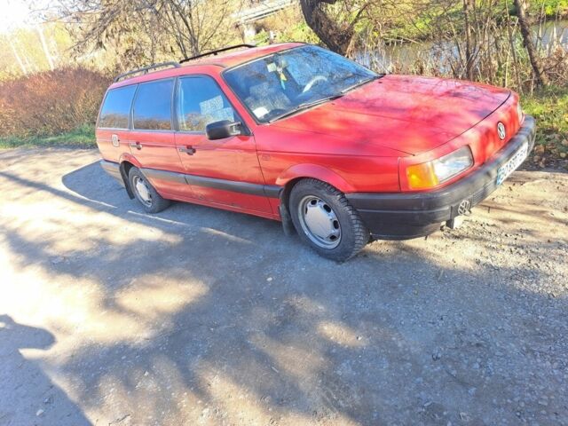 Красный Фольксваген Пассат Вариант, объемом двигателя 1.6 л и пробегом 333 тыс. км за 1000 $, фото 1 на Automoto.ua