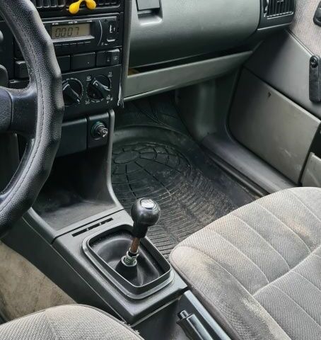 Красный Фольксваген Пассат Вариант, объемом двигателя 0 л и пробегом 350 тыс. км за 1500 $, фото 1 на Automoto.ua