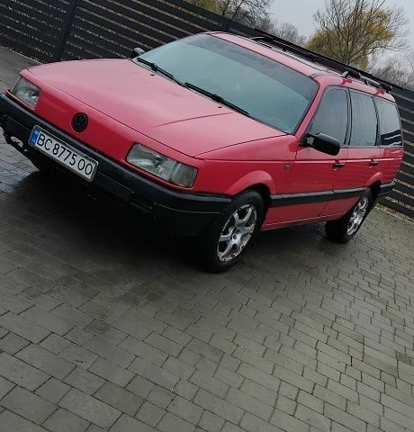 Красный Фольксваген Пассат Вариант, объемом двигателя 1.8 л и пробегом 430 тыс. км за 1450 $, фото 1 на Automoto.ua