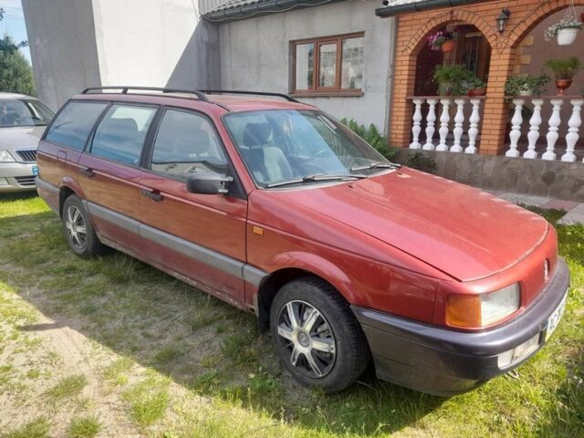Фольксваген Пассат Вариант 1993 в Ковель на Automoto.ua Красный Фольксваген Пассат Вариант, объемом двигателя 2 л и пробегом 450 тыс. км за 1200 $, фото 1 на Automoto.ua